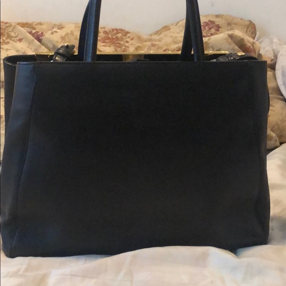 fendi bag - Picture 2 of 5